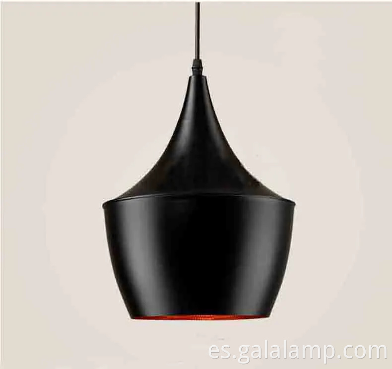 Candelera de colgante negro de estilo industrial para espacios para comedor